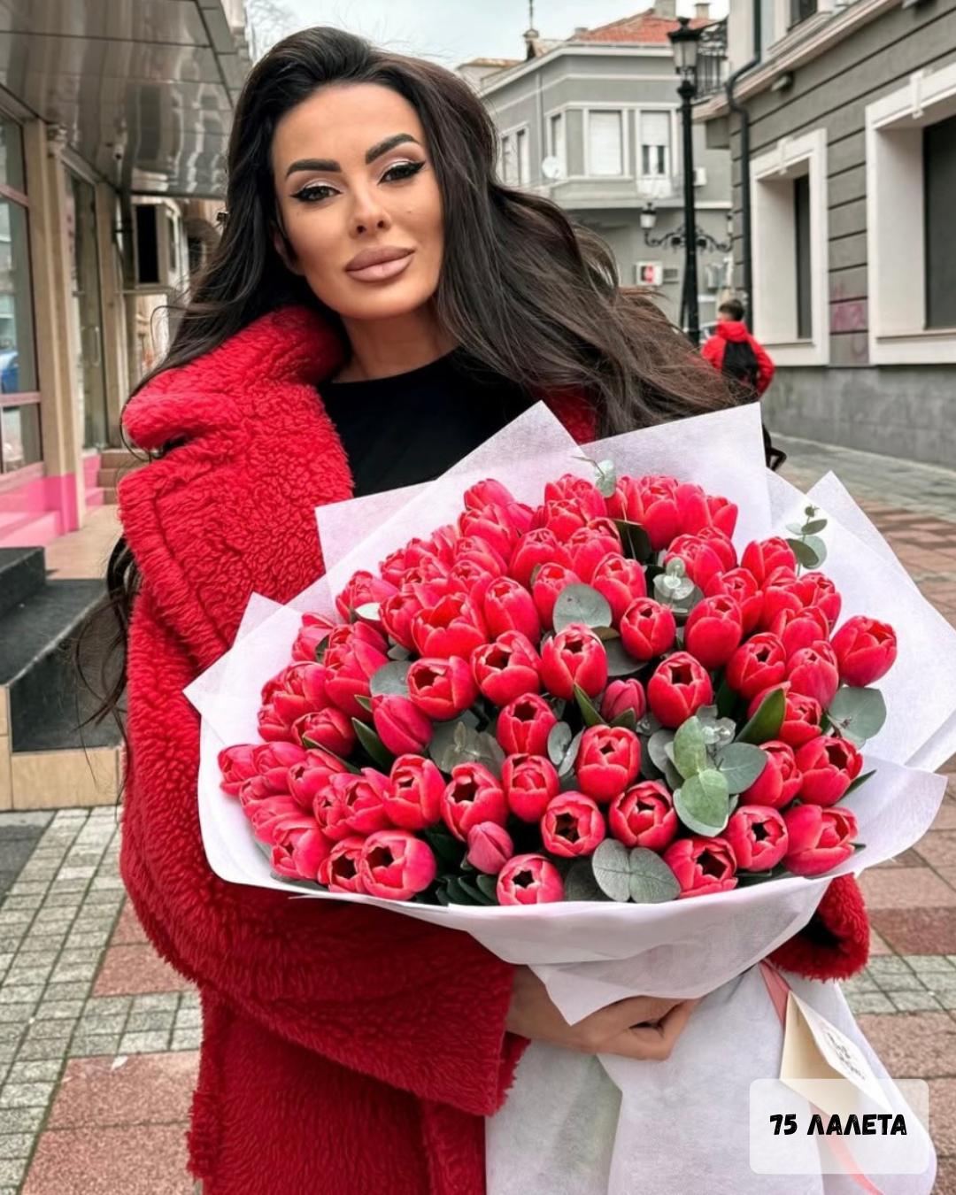 Букет от червени лалета с евкалипт № 509